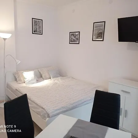 Tavaszhaz Apartmanok Balatonfured Exterior photo