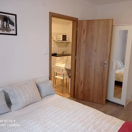 Tavaszhaz Apartmanok Balatonfured Exterior photo