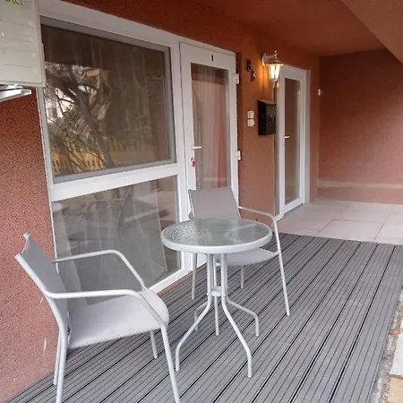 Tavaszhaz Apartmanok Balatonfured Exterior photo