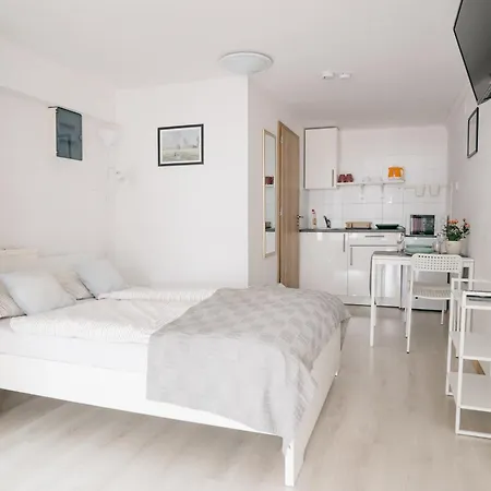 Tavaszhaz Apartmanok Balatonfured Exterior photo