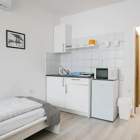 Tavaszhaz Apartmanok Balatonfured Exterior photo