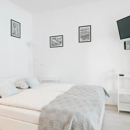 Tavaszhaz Apartmanok Balatonfured Exterior photo