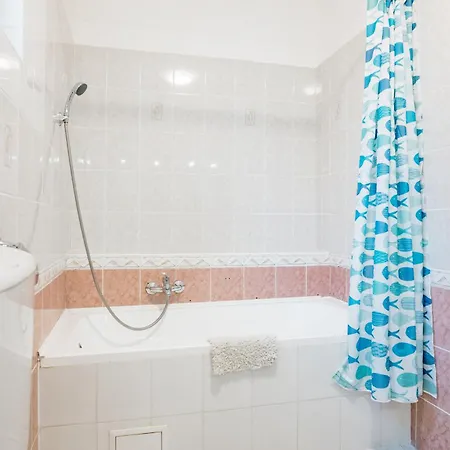 Tavaszhaz Apartmanok Balatonfured Exterior photo