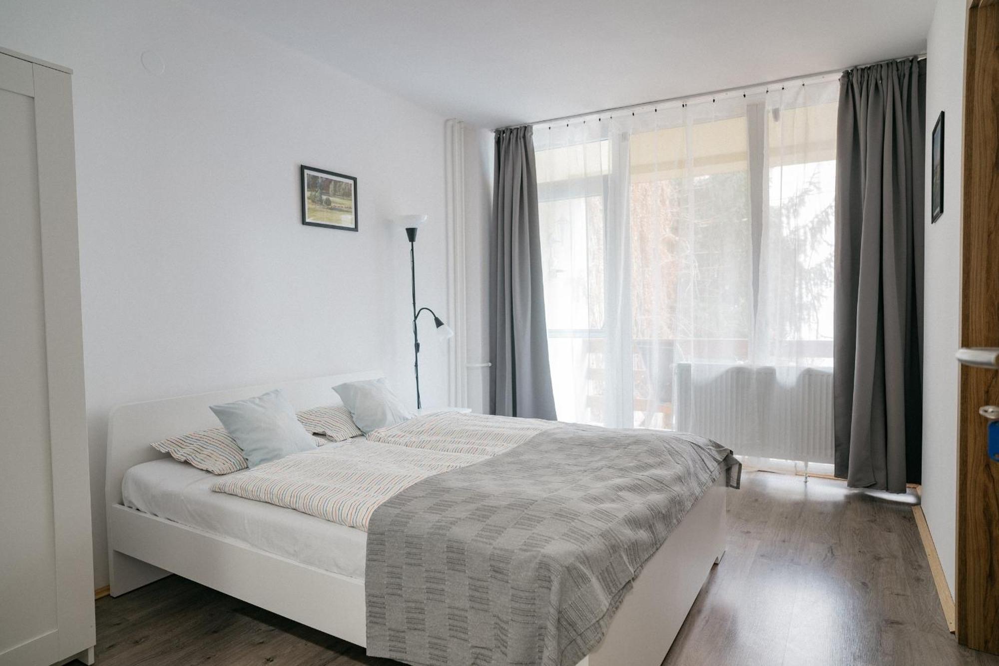 Tavaszhaz Apartment *