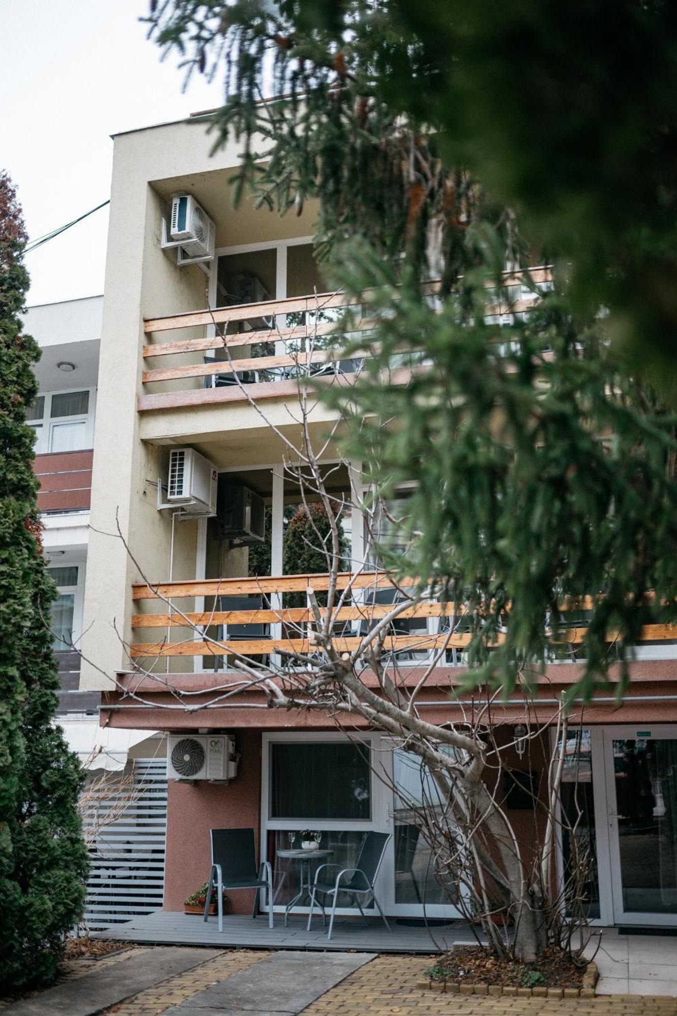 Tavaszhaz Balatonfured
